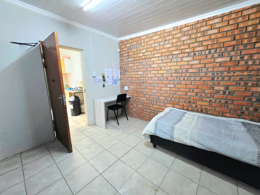 11 Bedroom Property for Sale in Brandwag Free State